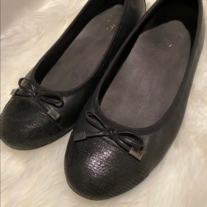 Vionic Leather Flats